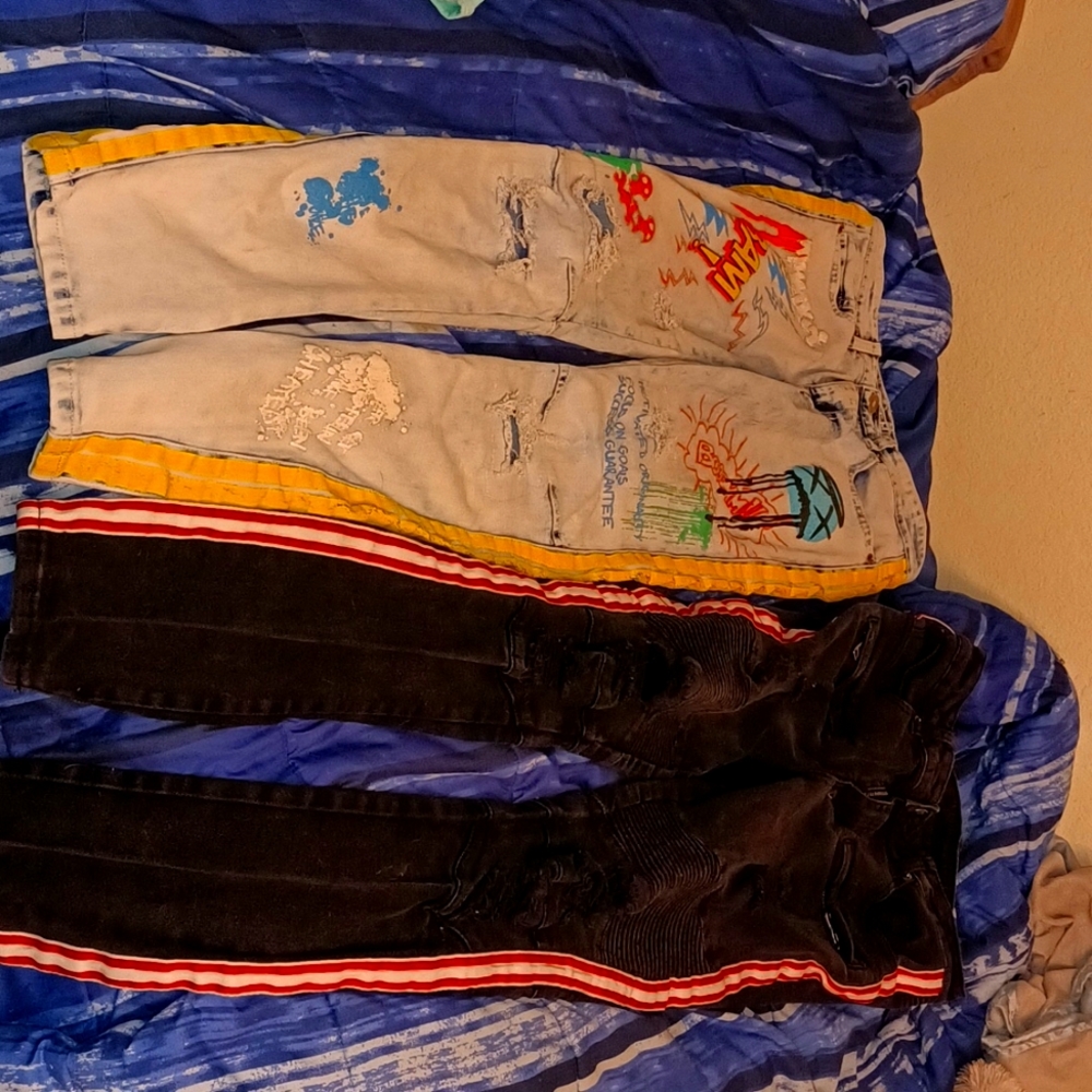 Selling two pairs of jeans lightly used